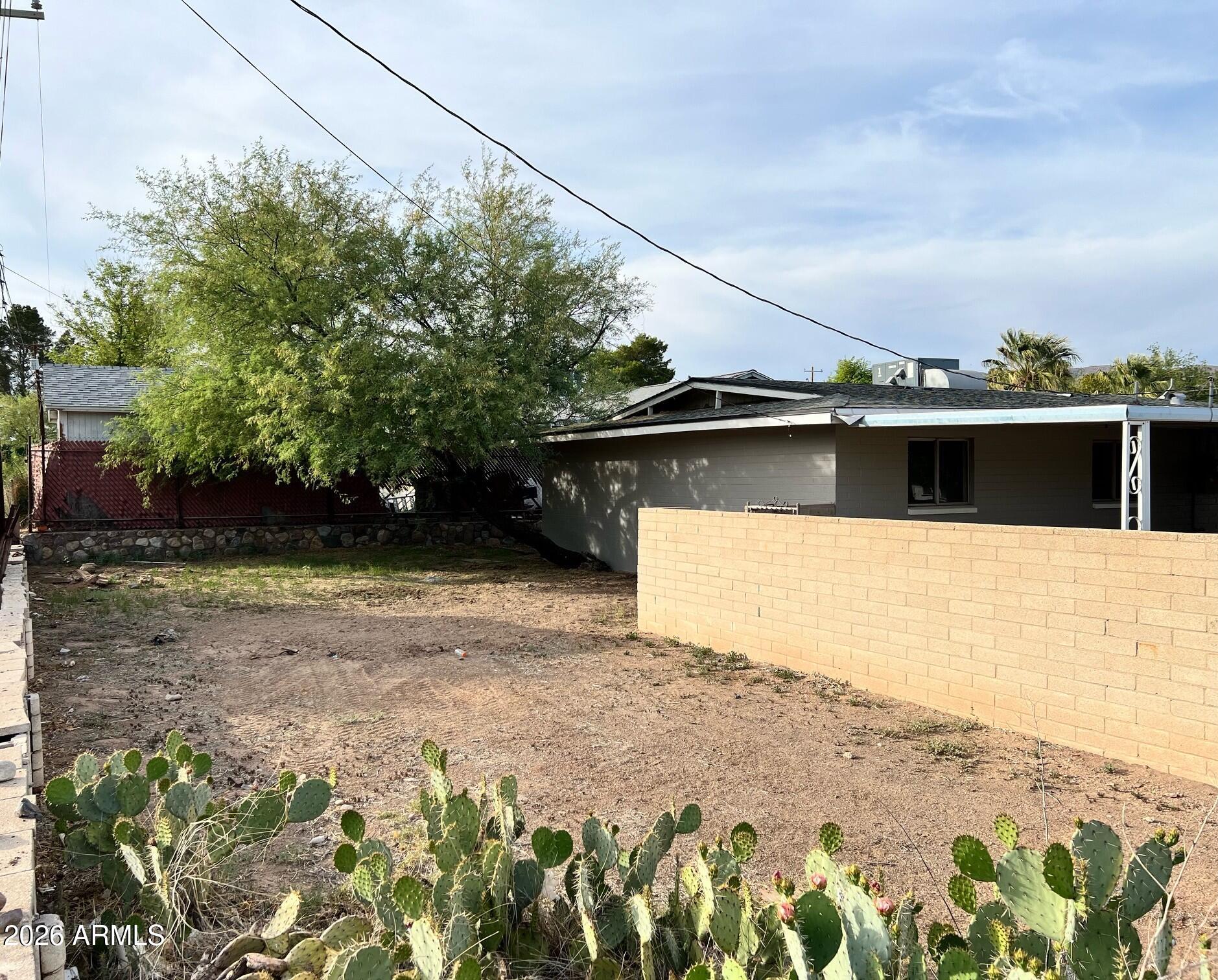 401 W GREENWICH Road