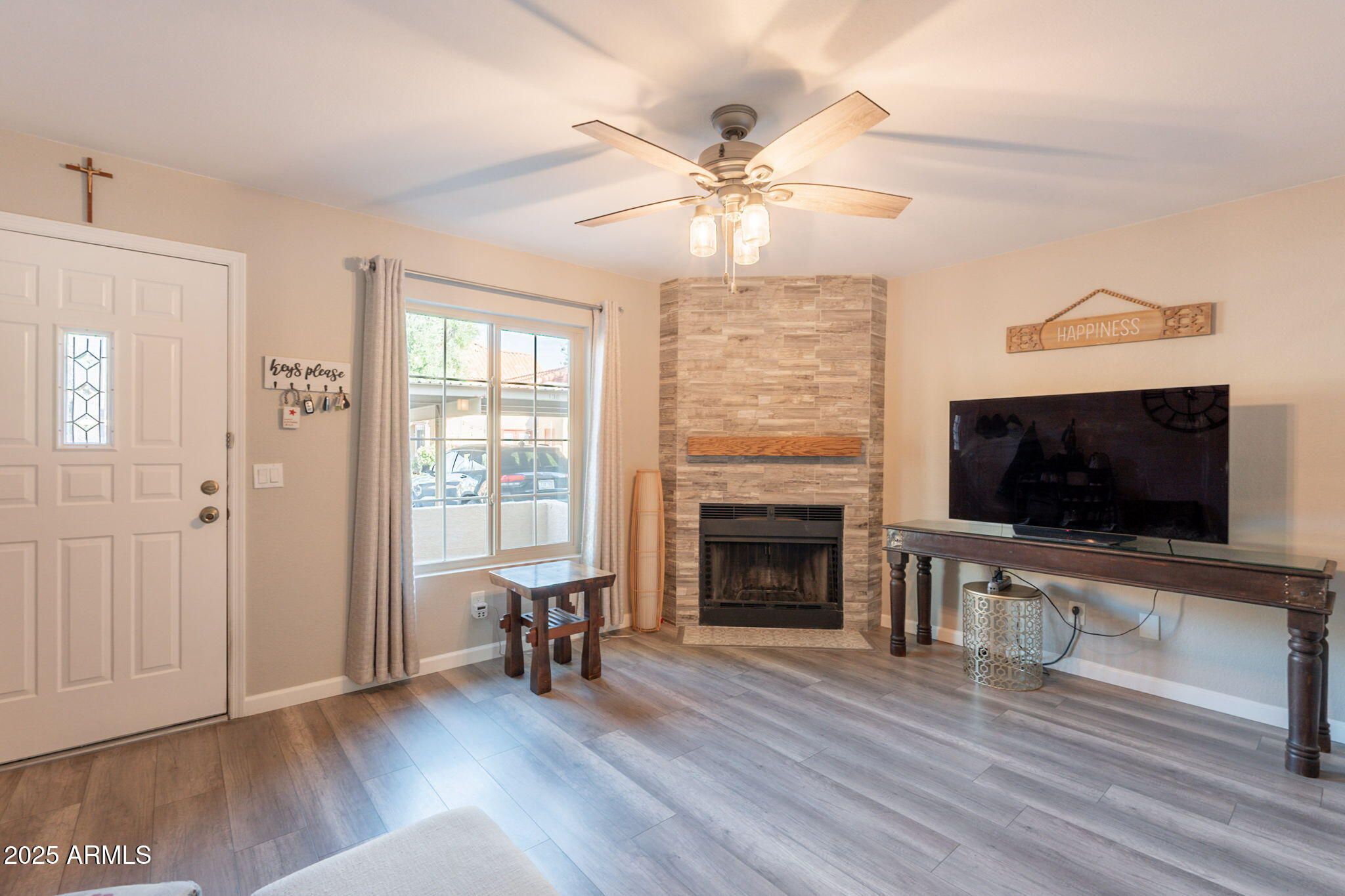 4901 E KELTON Lane 1063