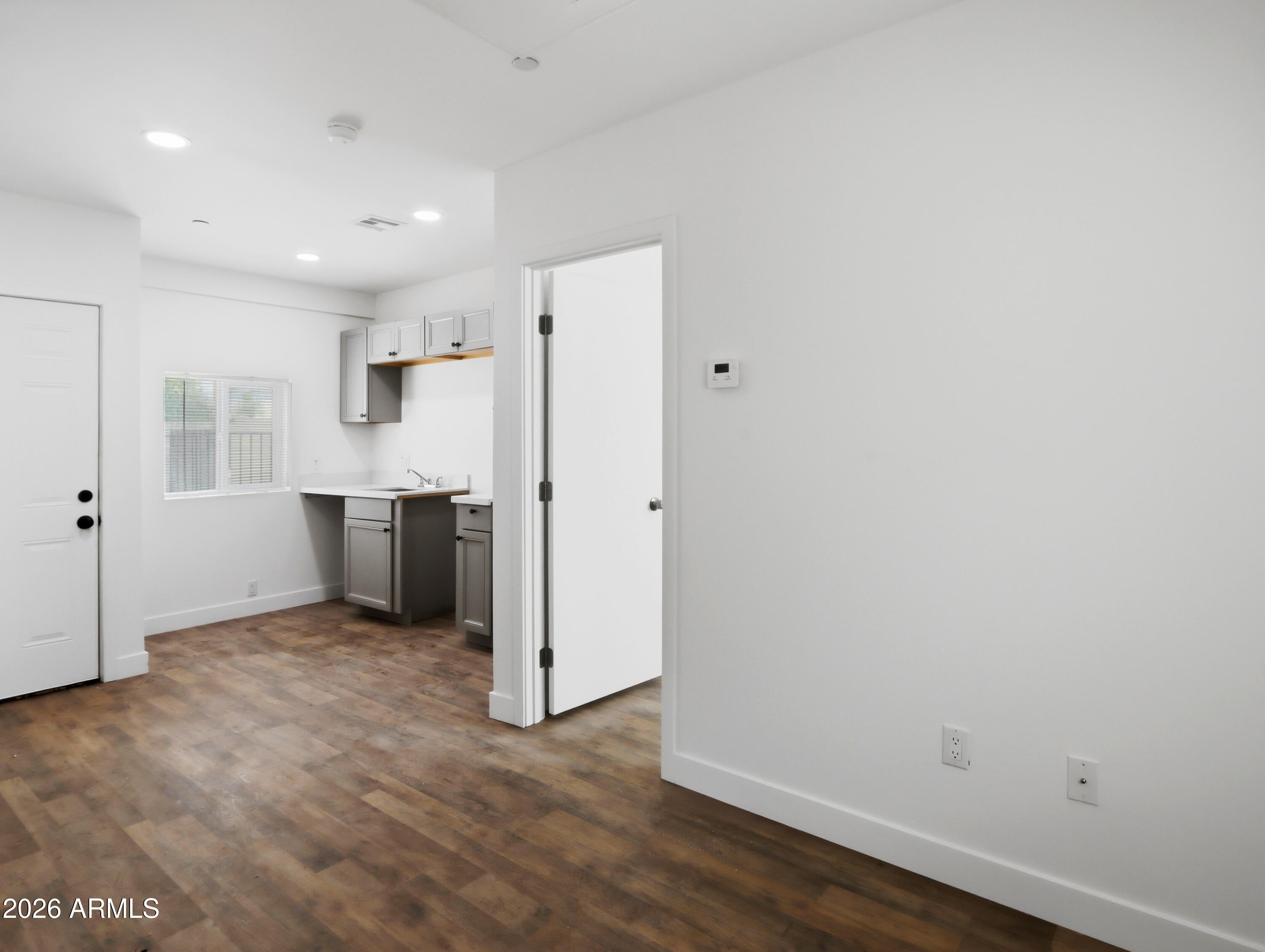 338 N 1ST Street