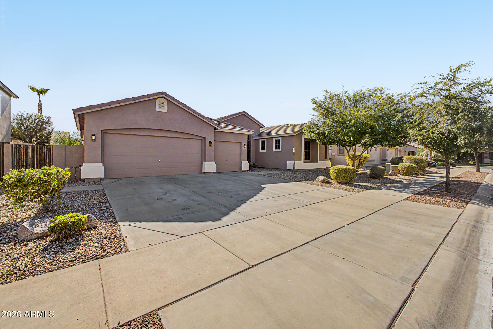 11806 N 142ND Drive