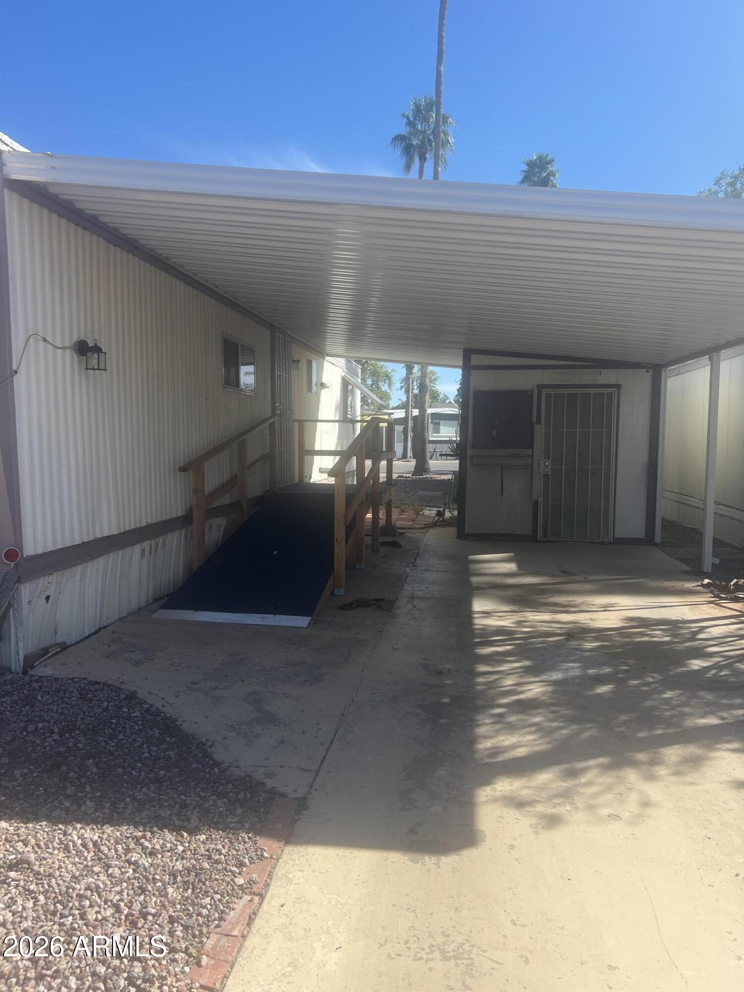 4065 E UNIVERSITY Drive 263