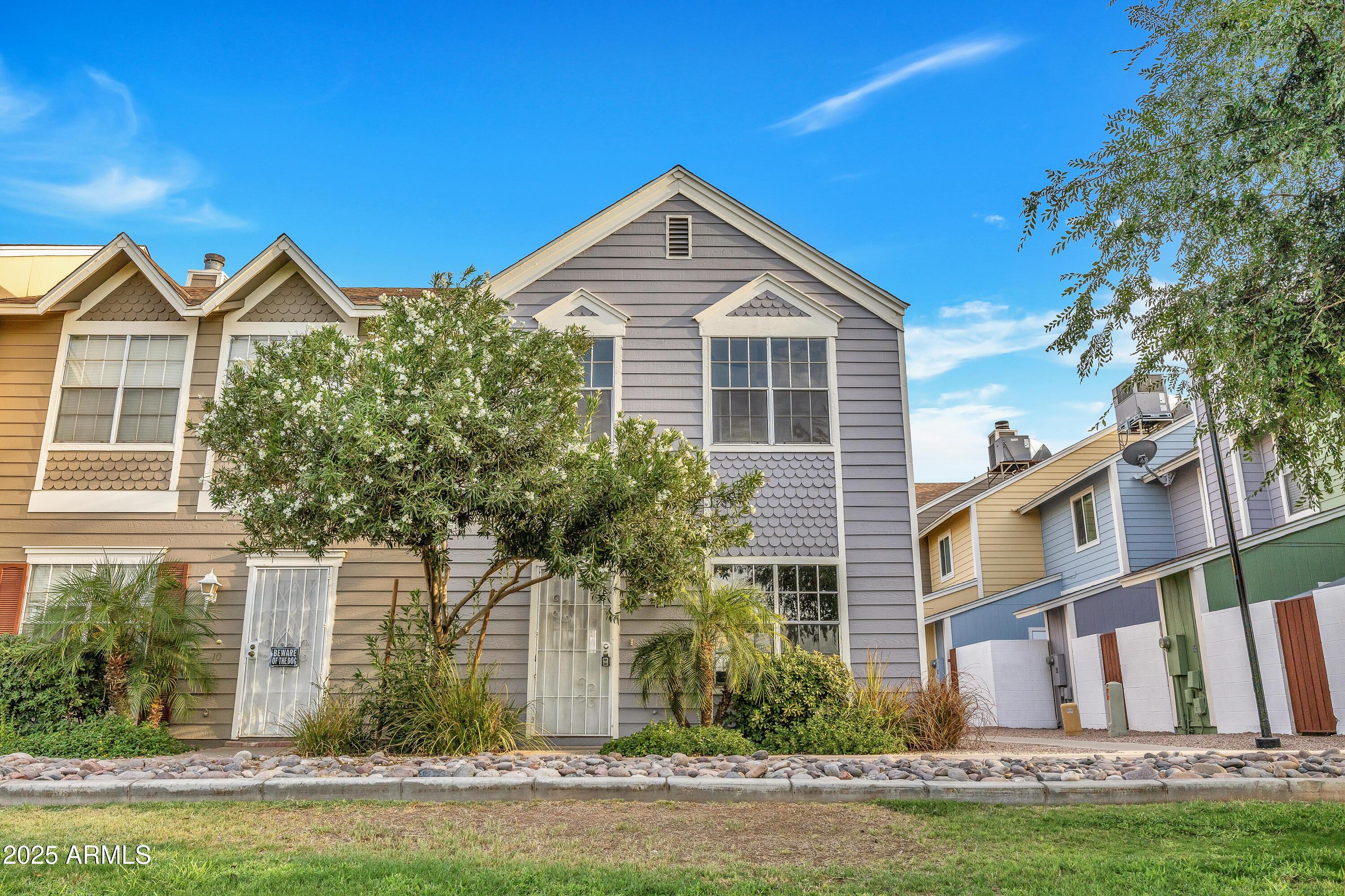 1970 N HARTFORD Street 11