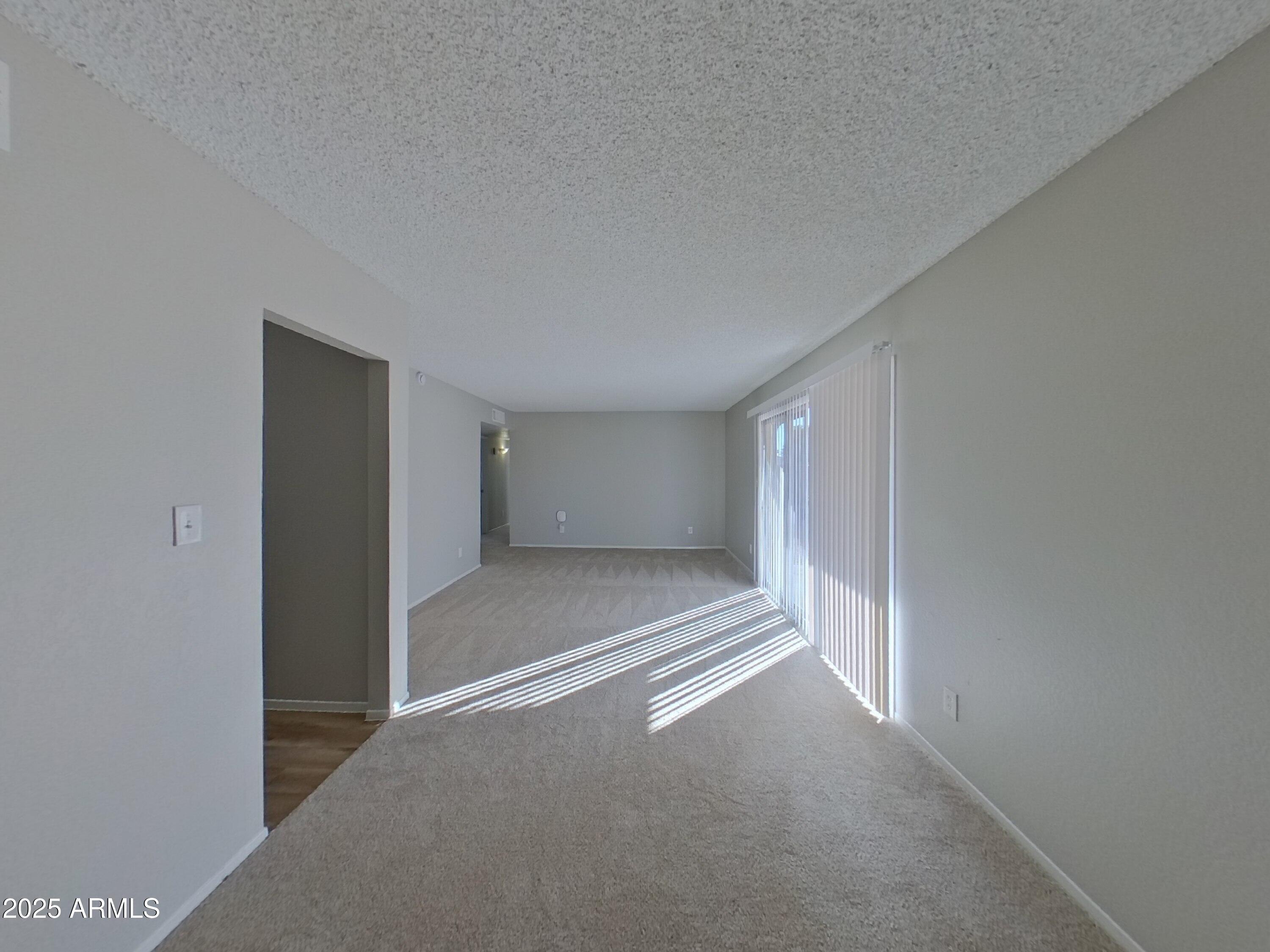 1013 W ANDERSON Drive