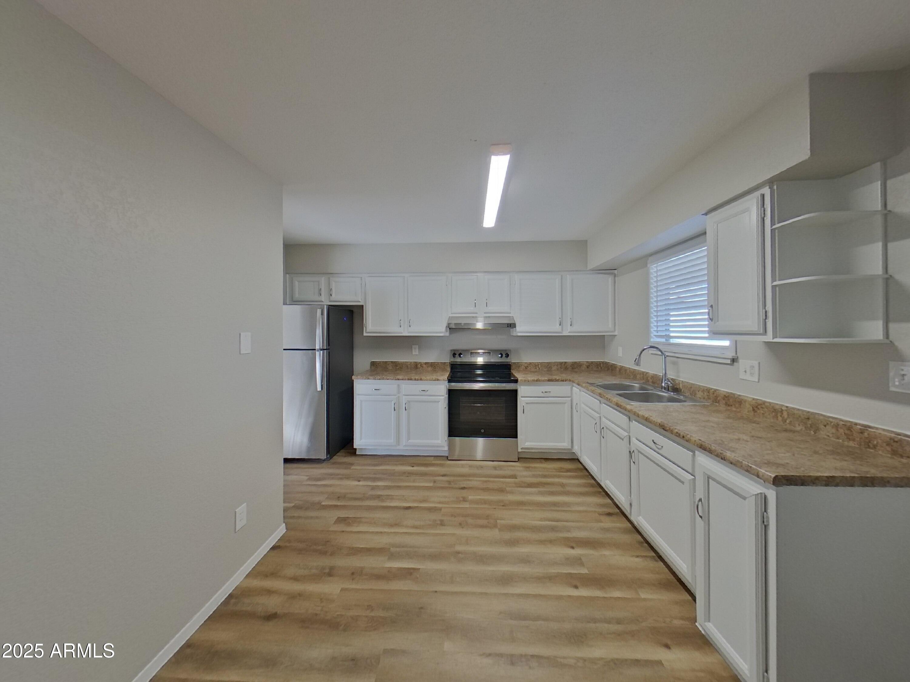 1013 W ANDERSON Drive