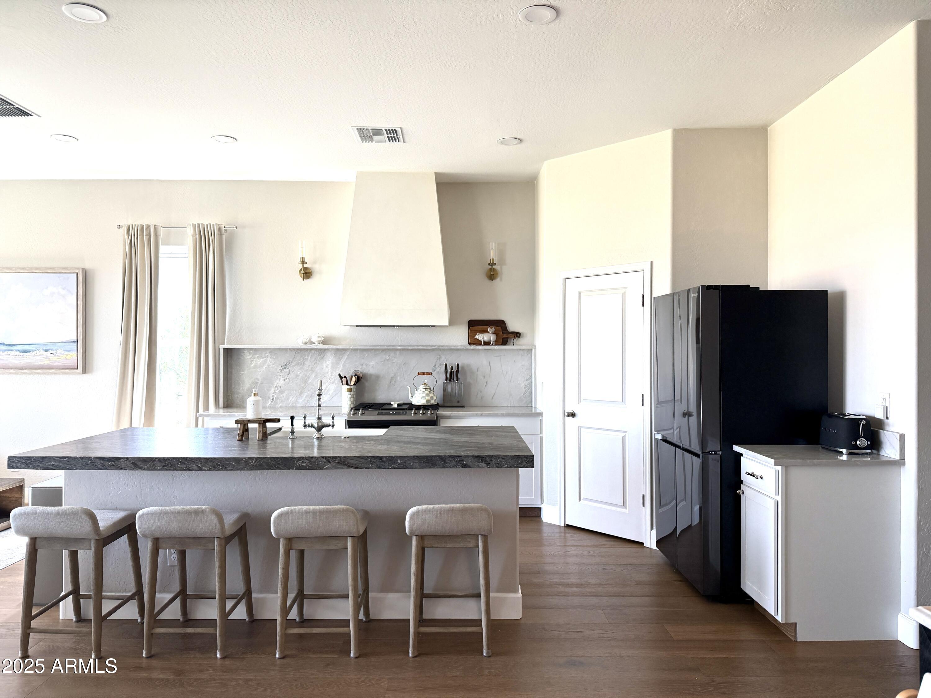 15662 W SMOKETREE Drive