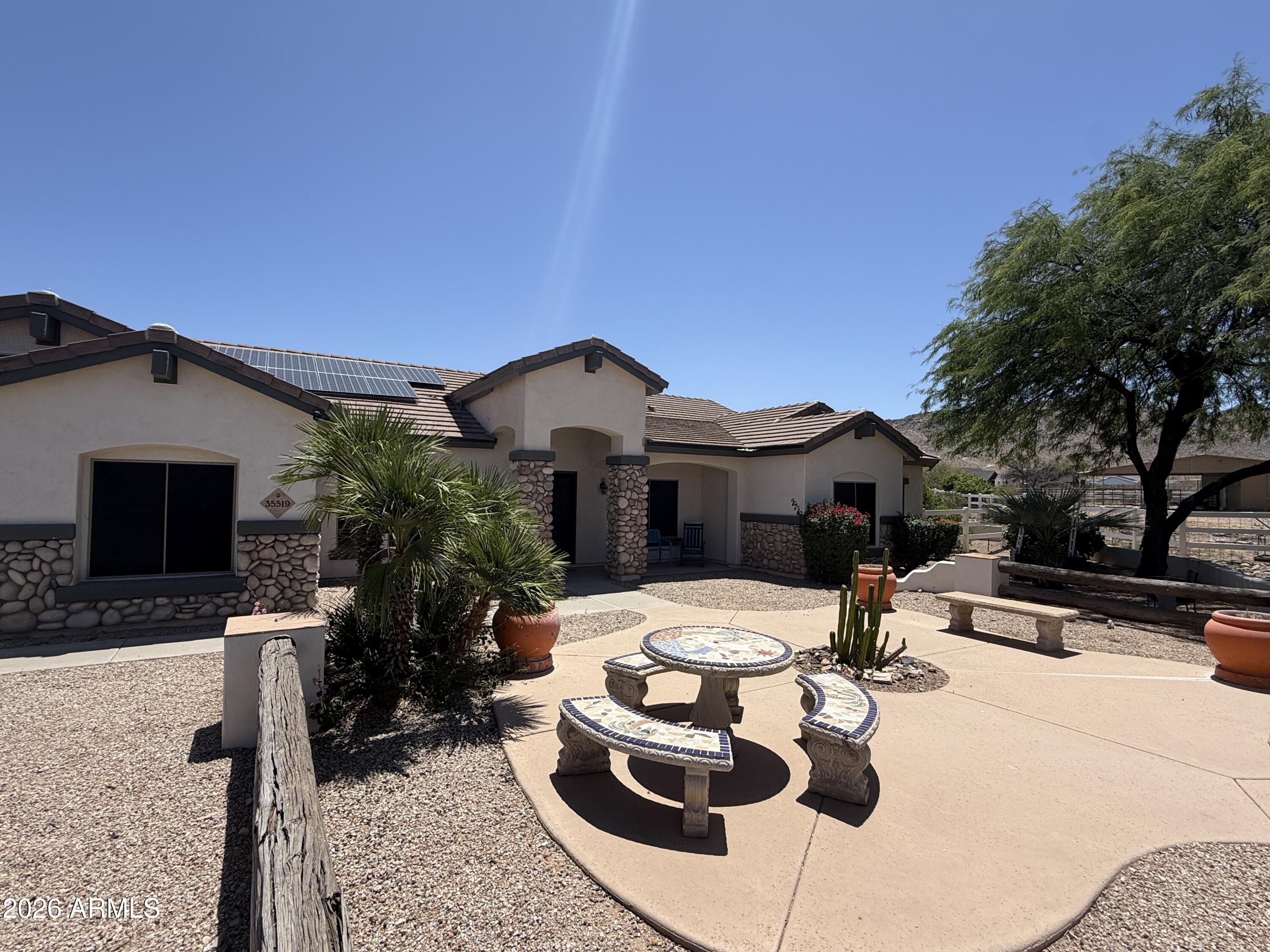35519 N MOYES Road