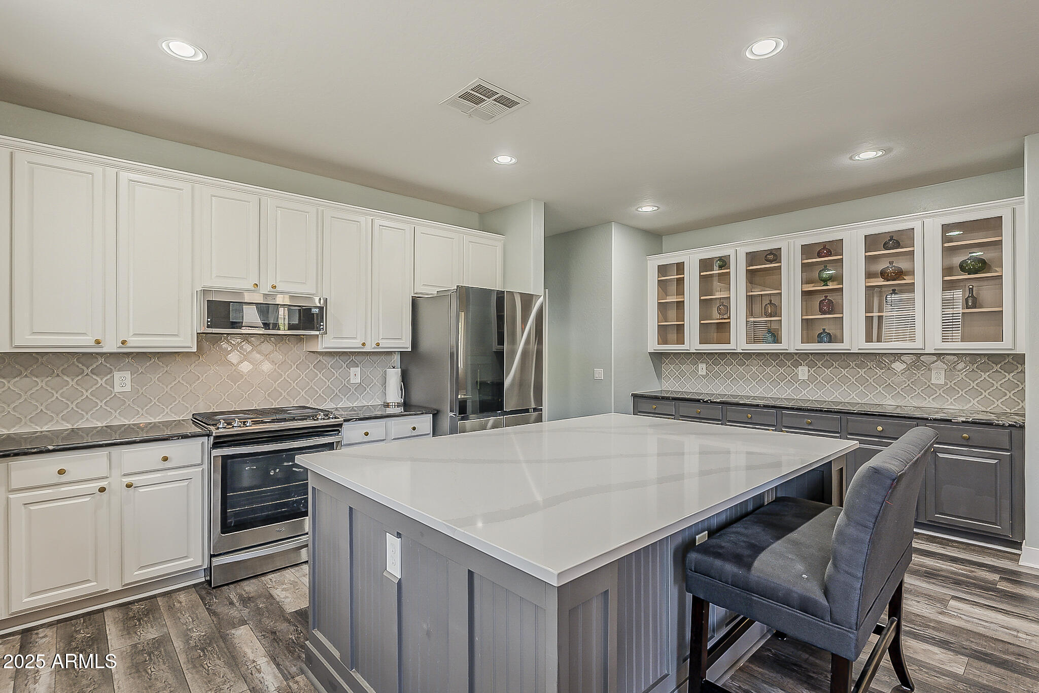 3062 E CULLUMBER Street
