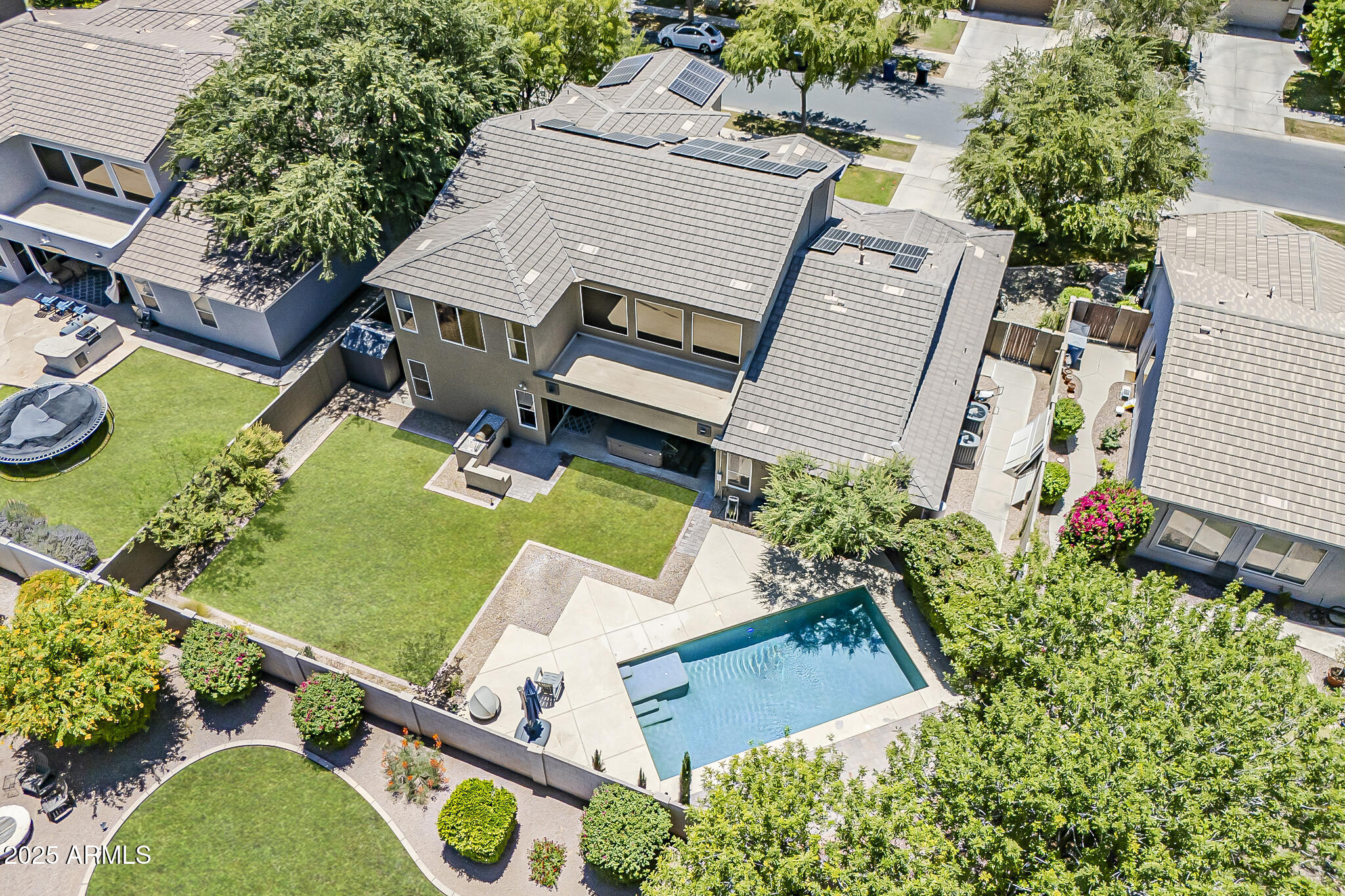 3062 E CULLUMBER Street