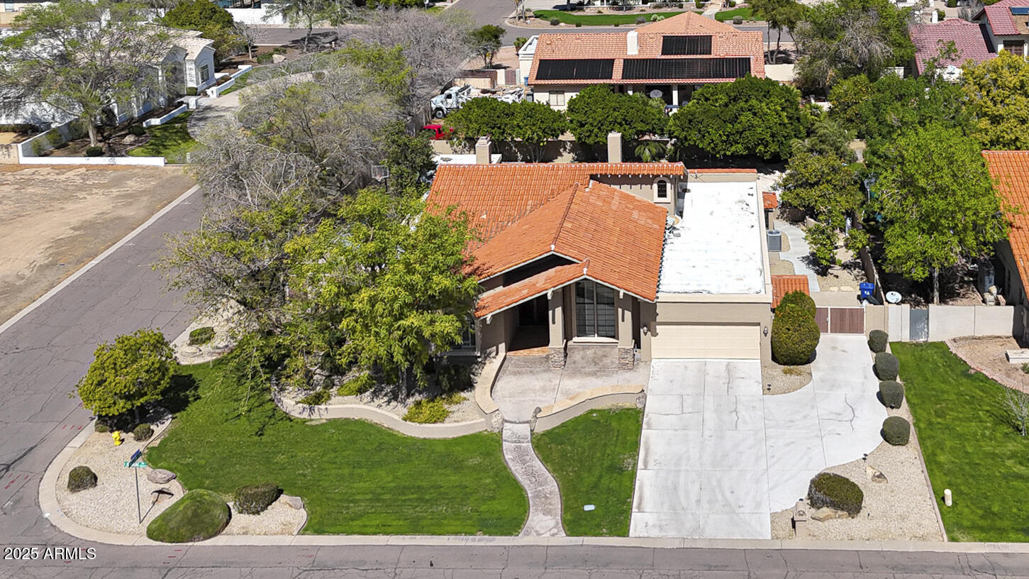 1530 E JEANINE Drive