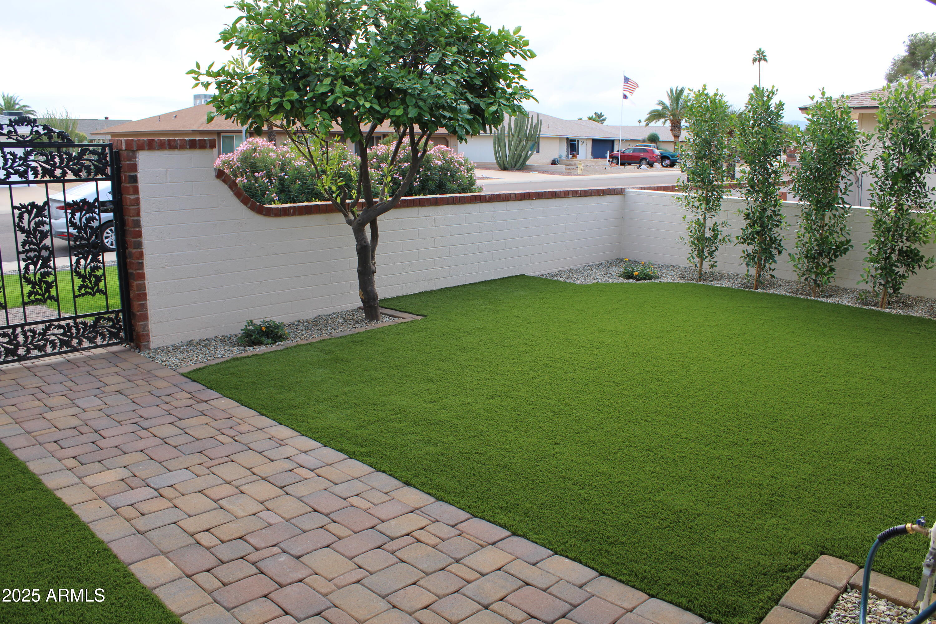 12542 W PARKWOOD Drive