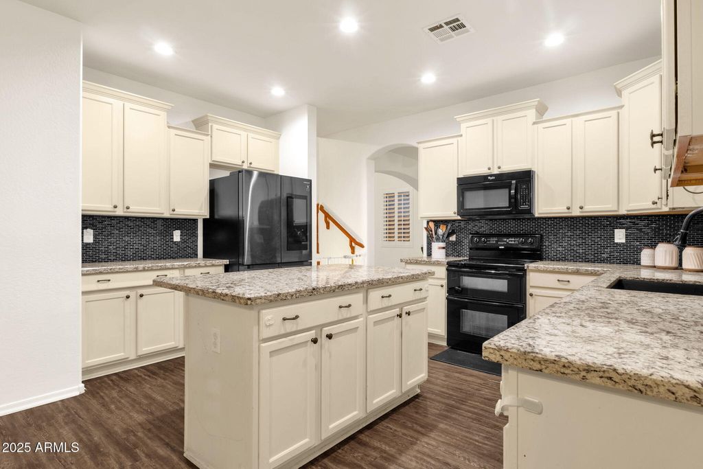 Photo of 969 E Oakland Street, Gilbert, AZ 85295 (MLS # 6960942)