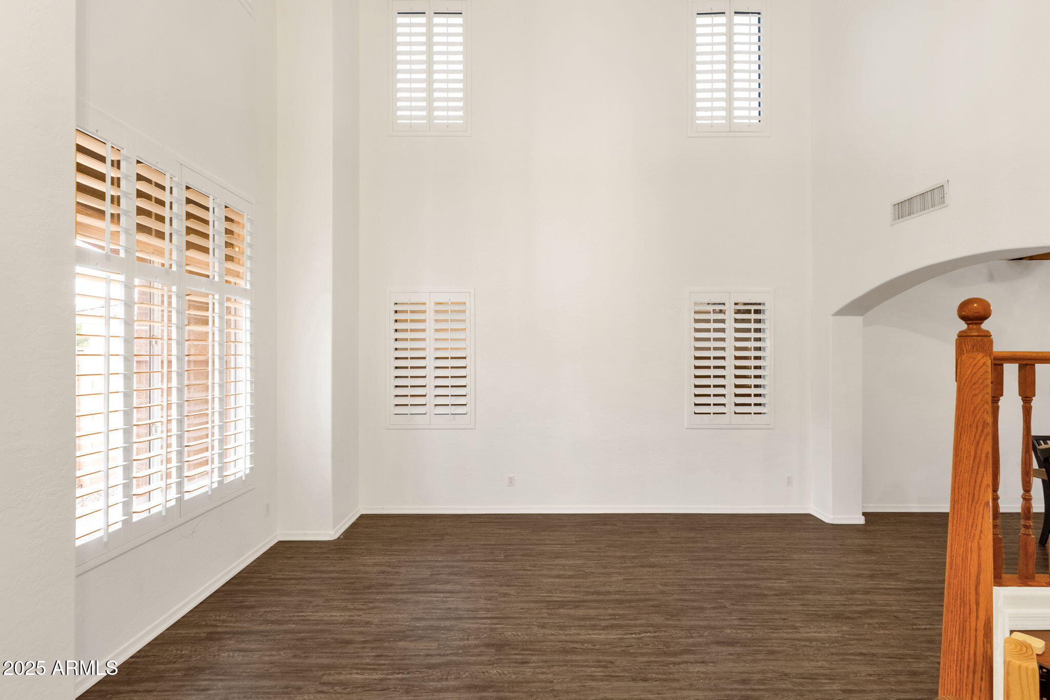 969 E OAKLAND Street