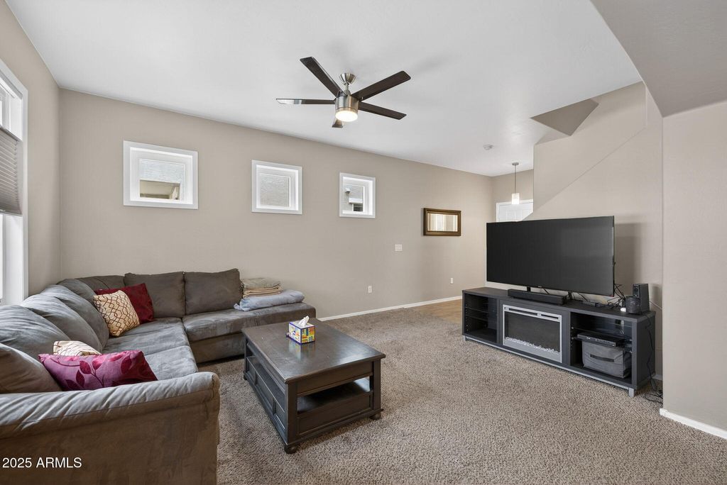 Photo of 1444 S Longspur Lane, Gilbert, AZ 85296 (MLS # 6961492)