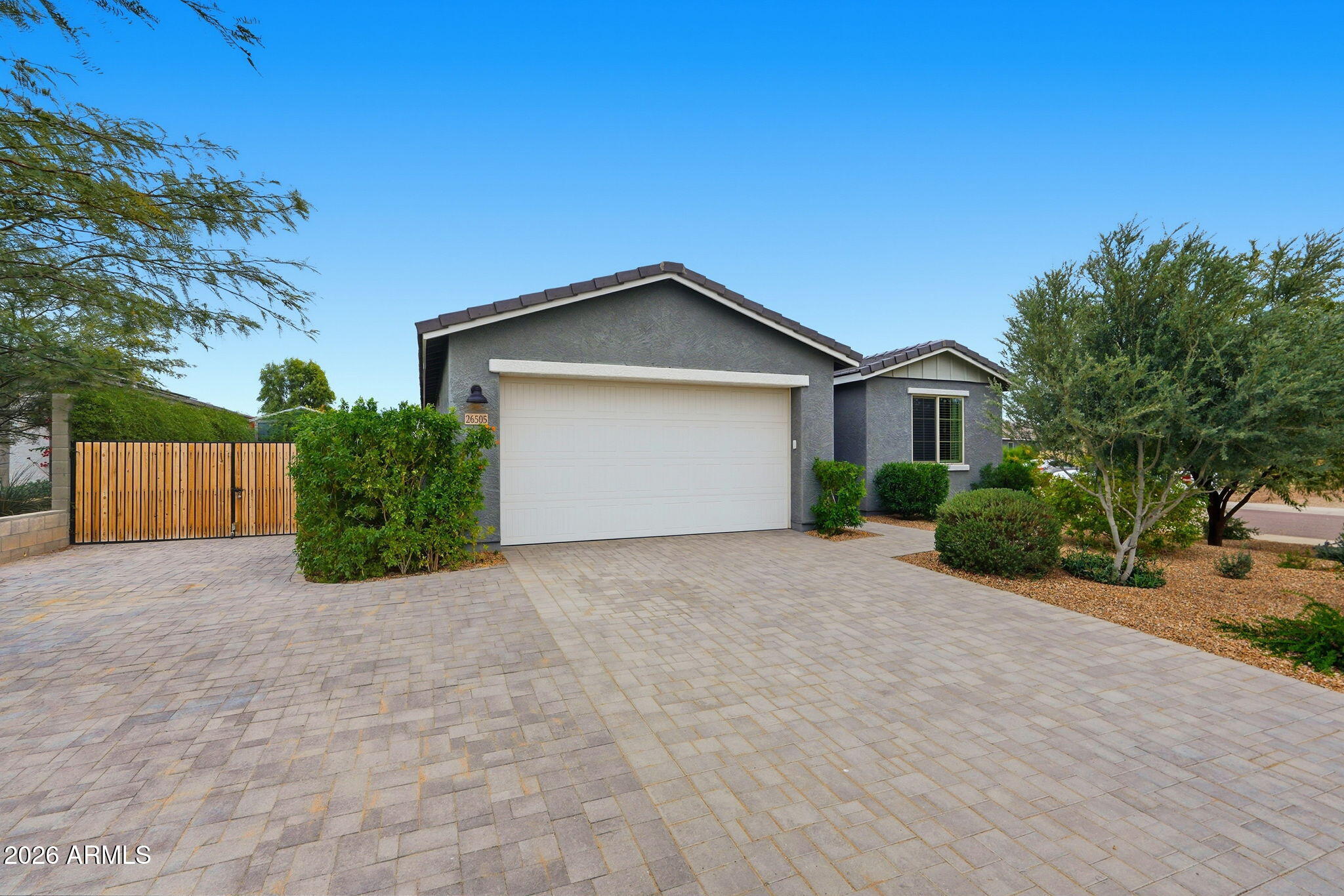 26505 N THORNHILL Court