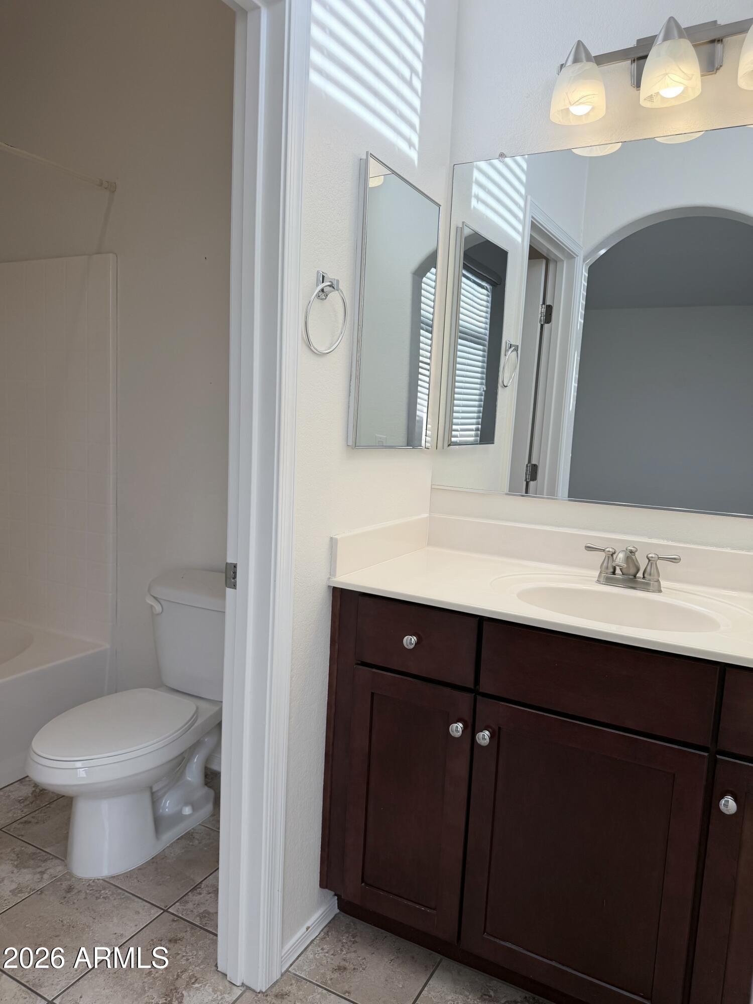 2725 E MINE CREEK Road 1013