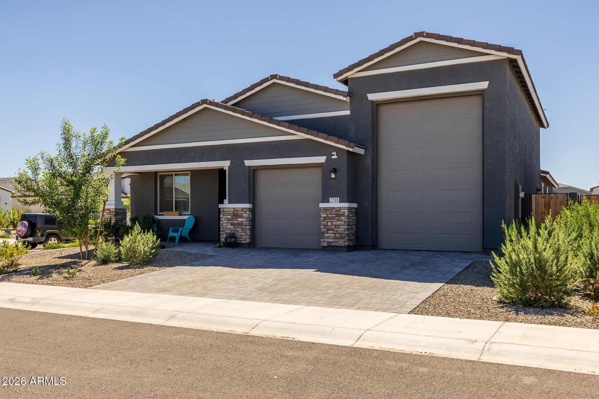 2705 E RUSTLER Road