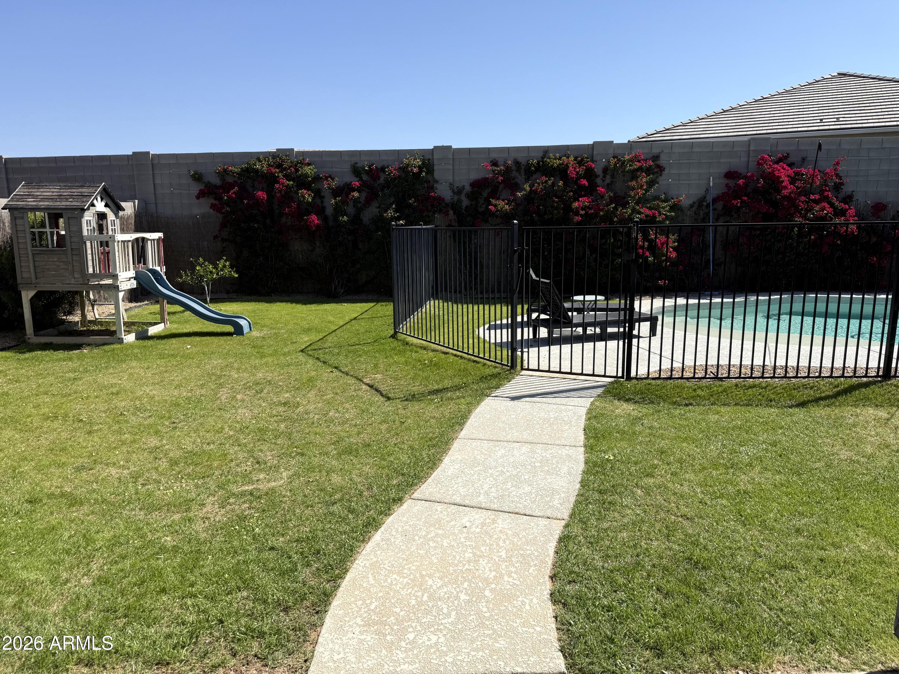 24653 N ALFALFA Drive