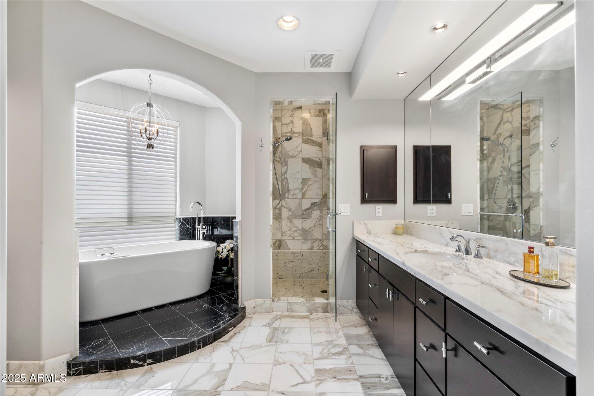 LANDMARK CONDOMINIUM 2 2ND AMD - Residential