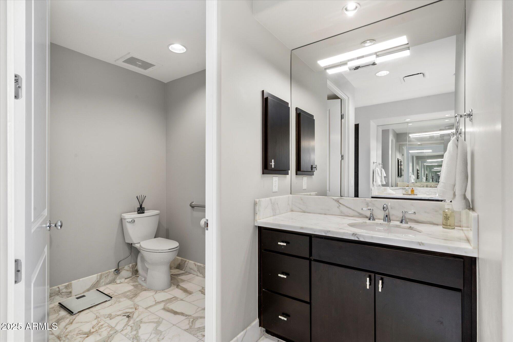 LANDMARK CONDOMINIUM 2 2ND AMD - Residential