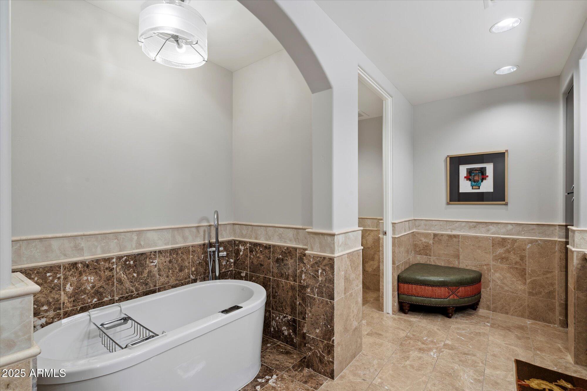 LANDMARK CONDOMINIUM 2 2ND AMD - Residential