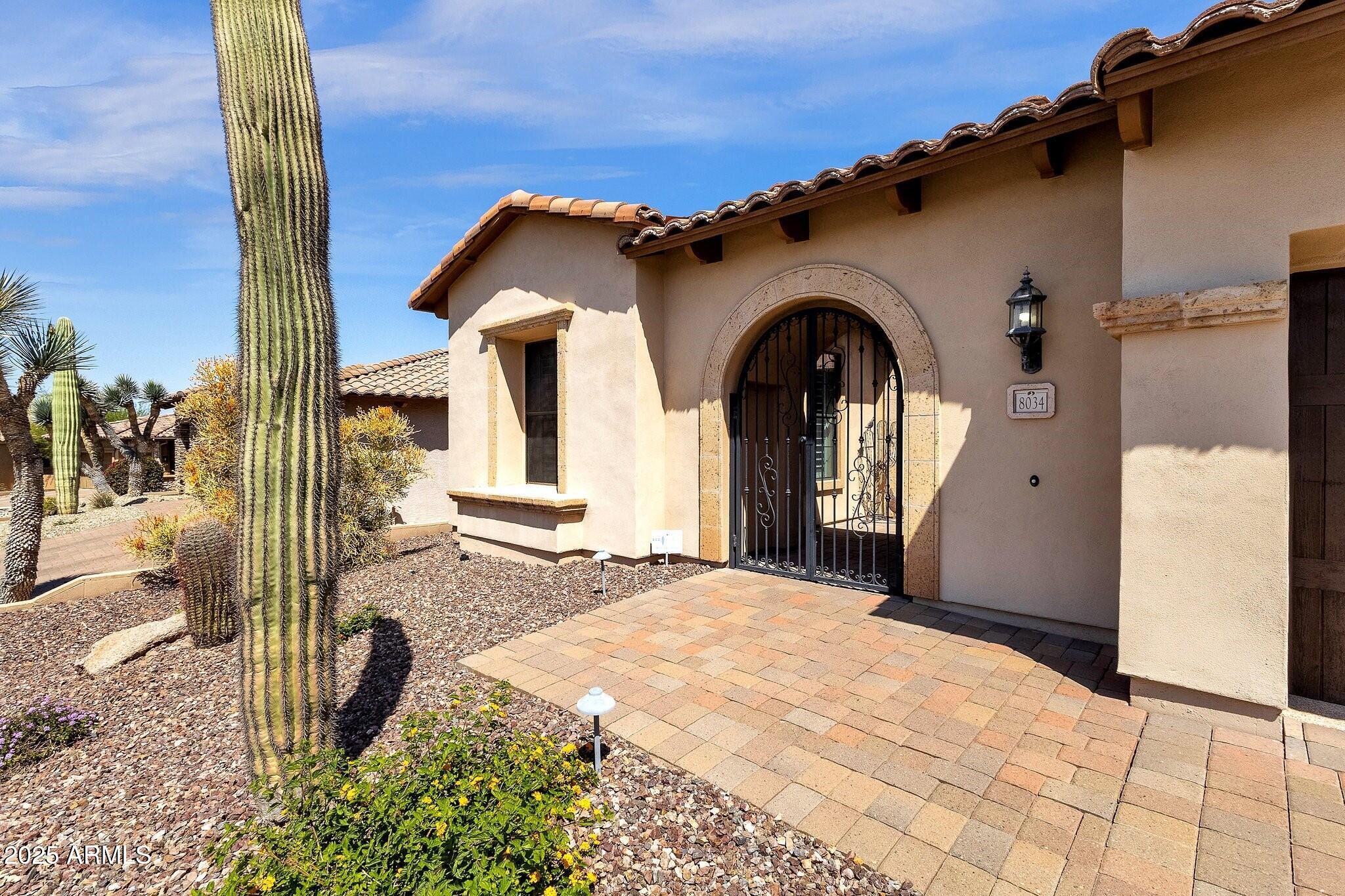 8034 E SUGARLOAF Circle