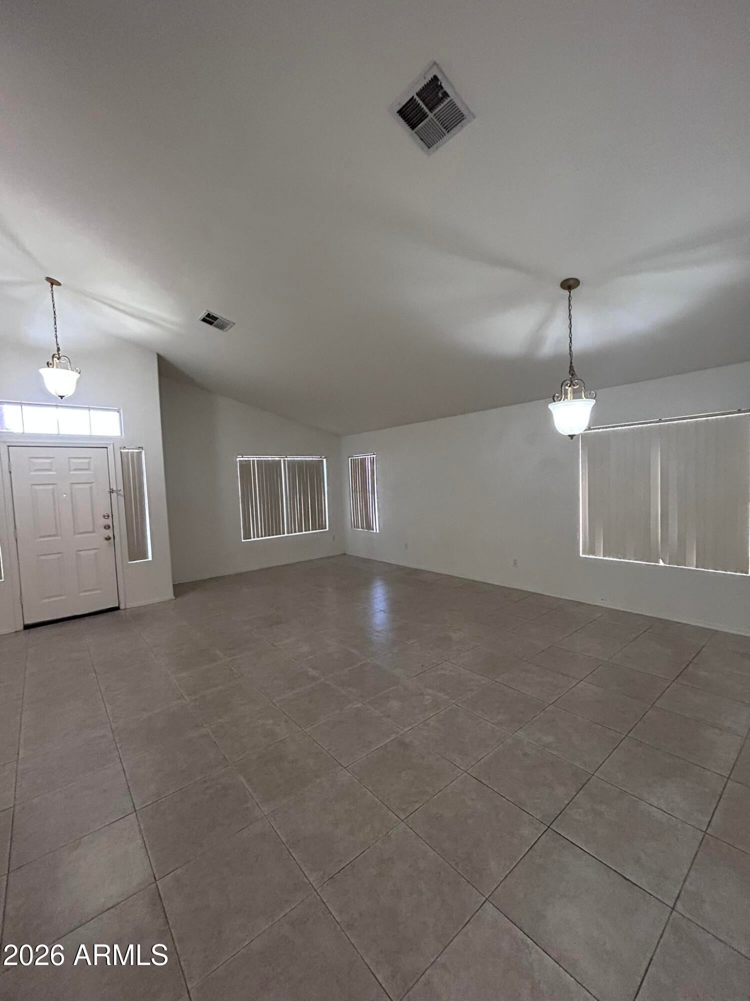 7561 W CAMERON Drive
