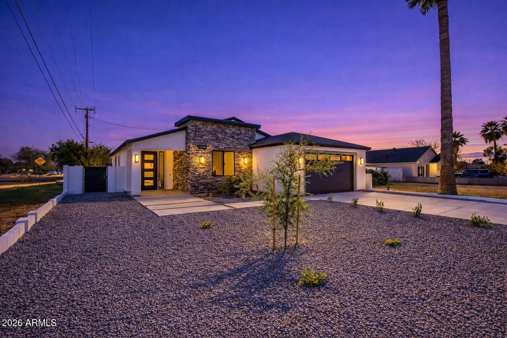 Photo of 2645 E Fairmount Avenue, Phoenix, AZ 85016 (MLS # 7000331)