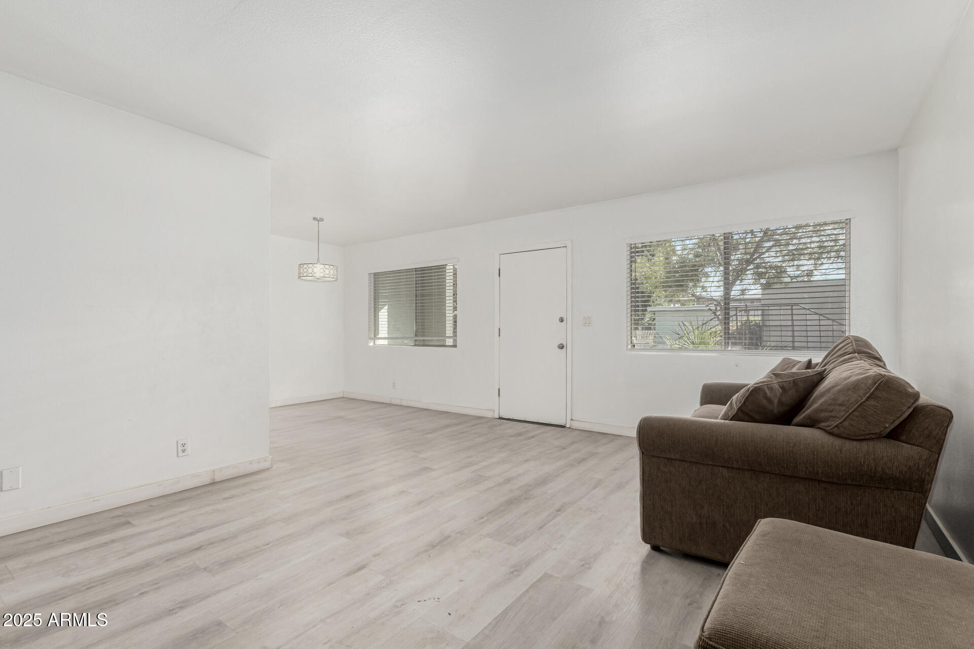 1702 W Tuckey Lane 124