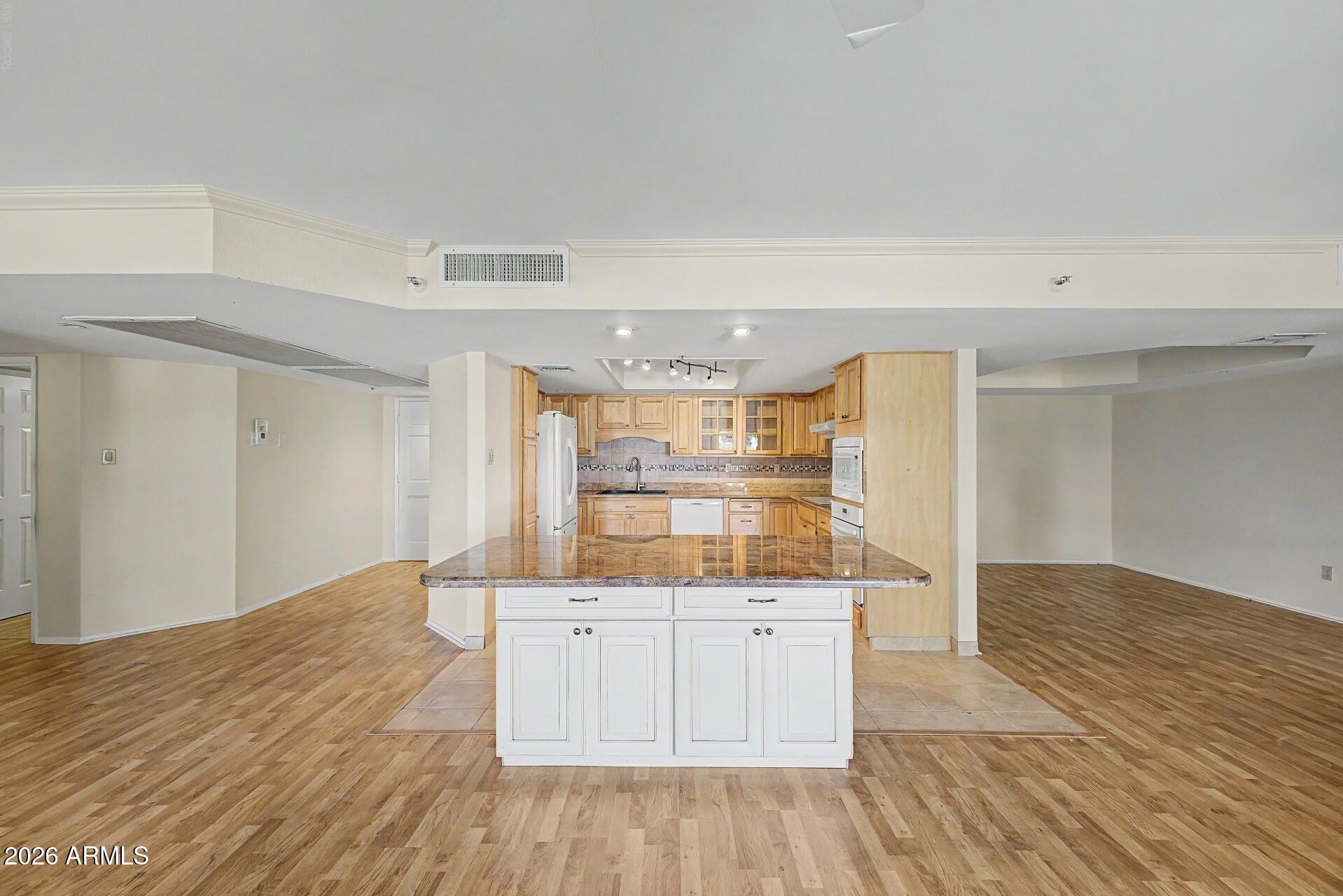 7860 E CAMELBACK Road 304