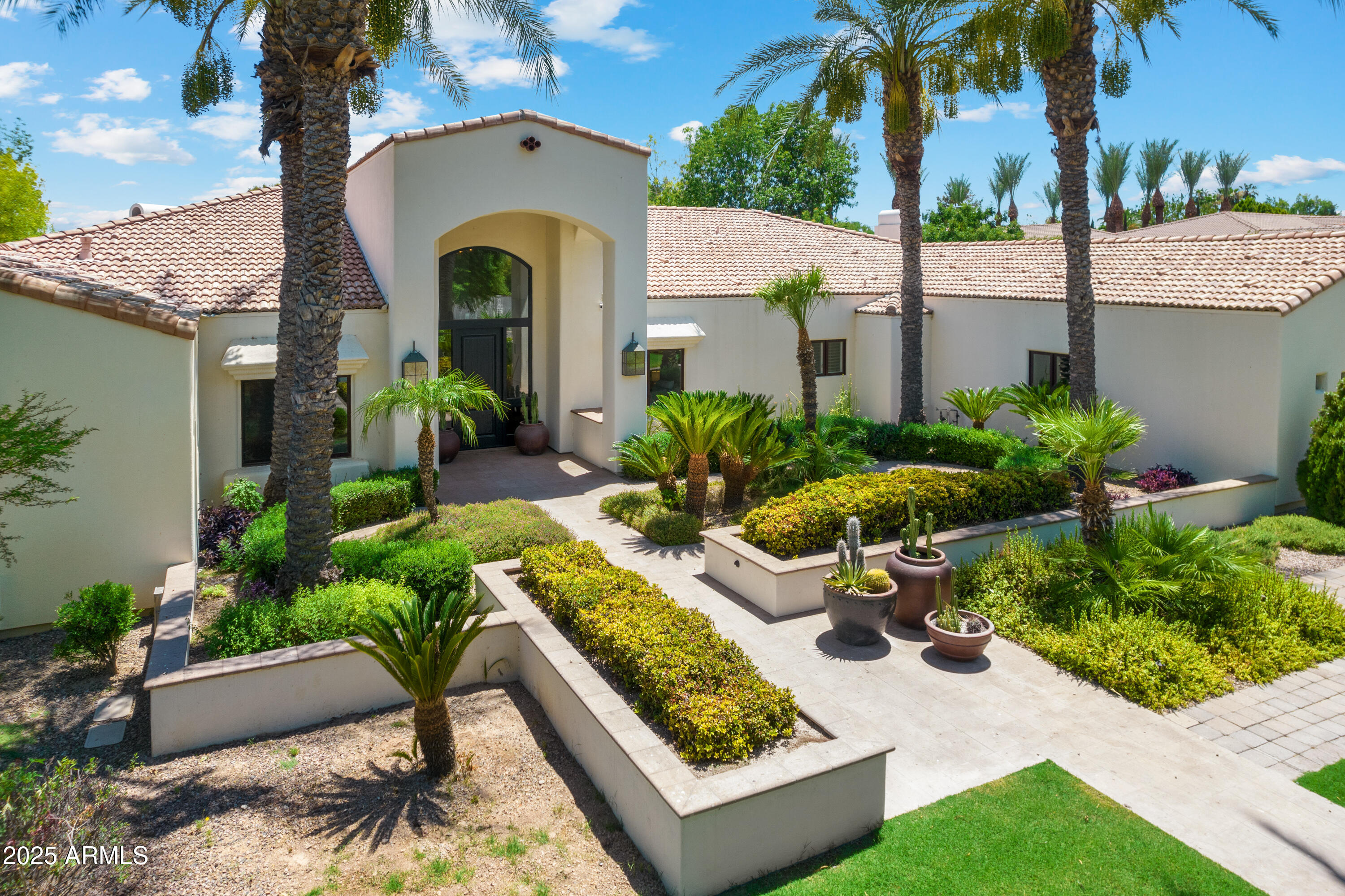 7475 E JACKRABBIT Road