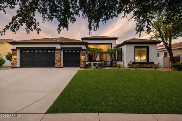 Photo 1 of 26 — 2989 E COMSTOCK Drive, Gilbert, AZ 85296