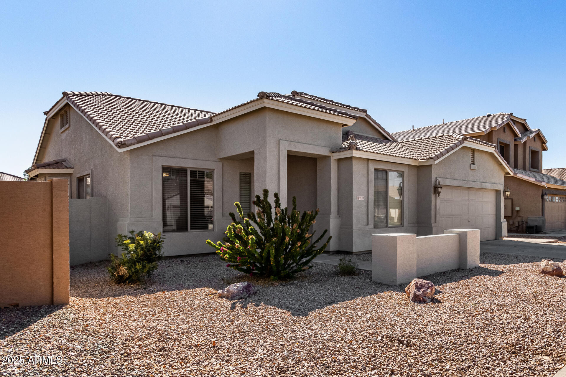 21337 E CAMINA PLATA --