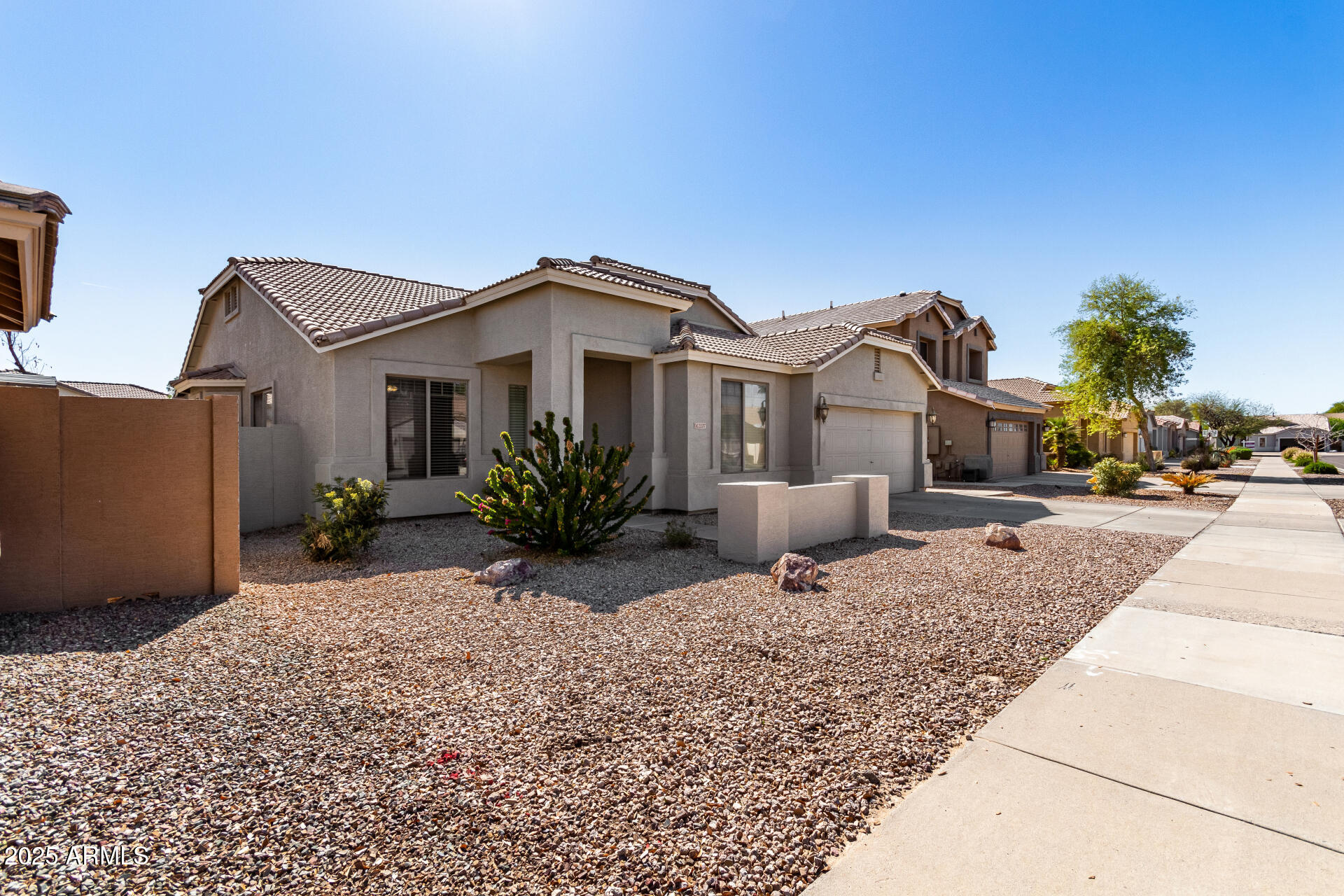 21337 E CAMINA PLATA --