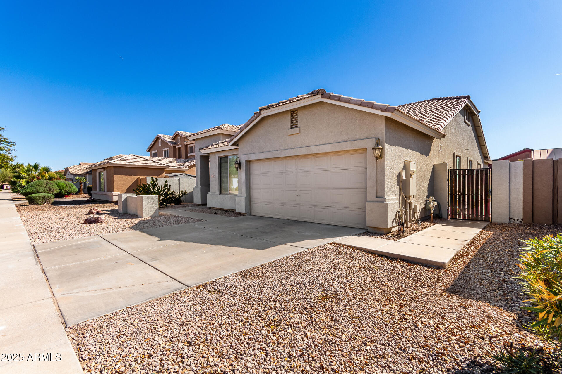 21337 E CAMINA PLATA --