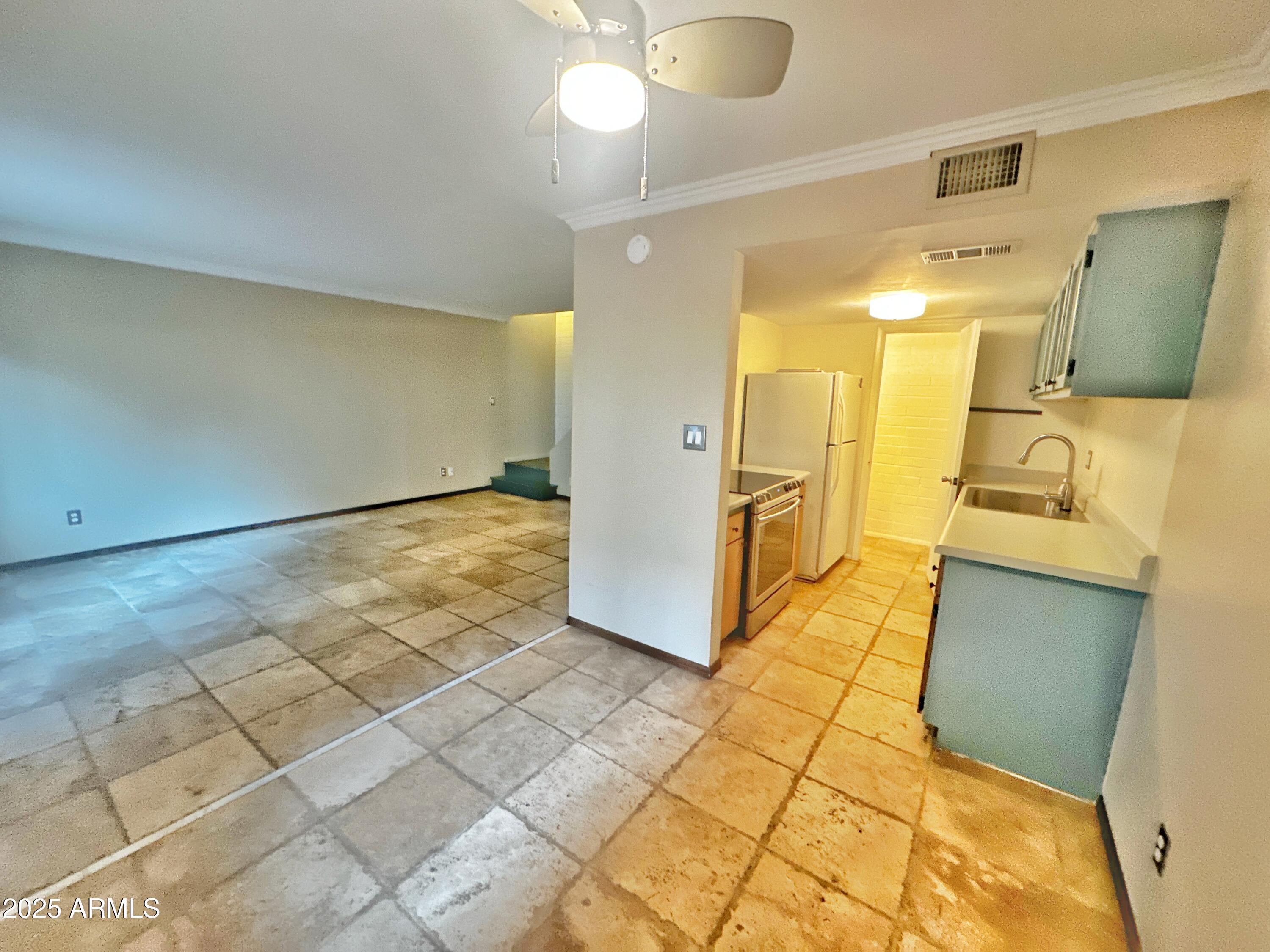 8151 E GLENROSA Avenue