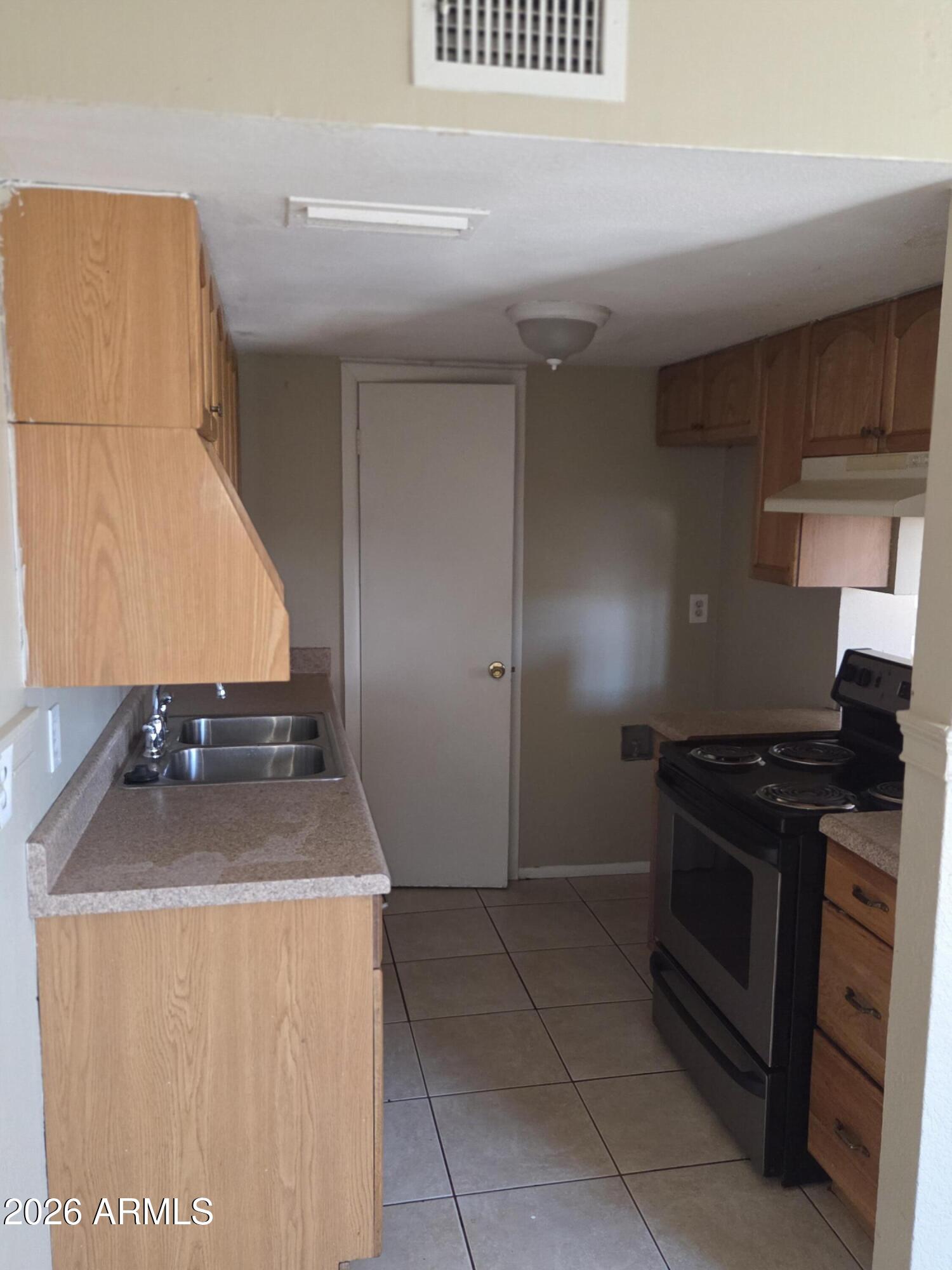 4035 W MESQUITE Lane