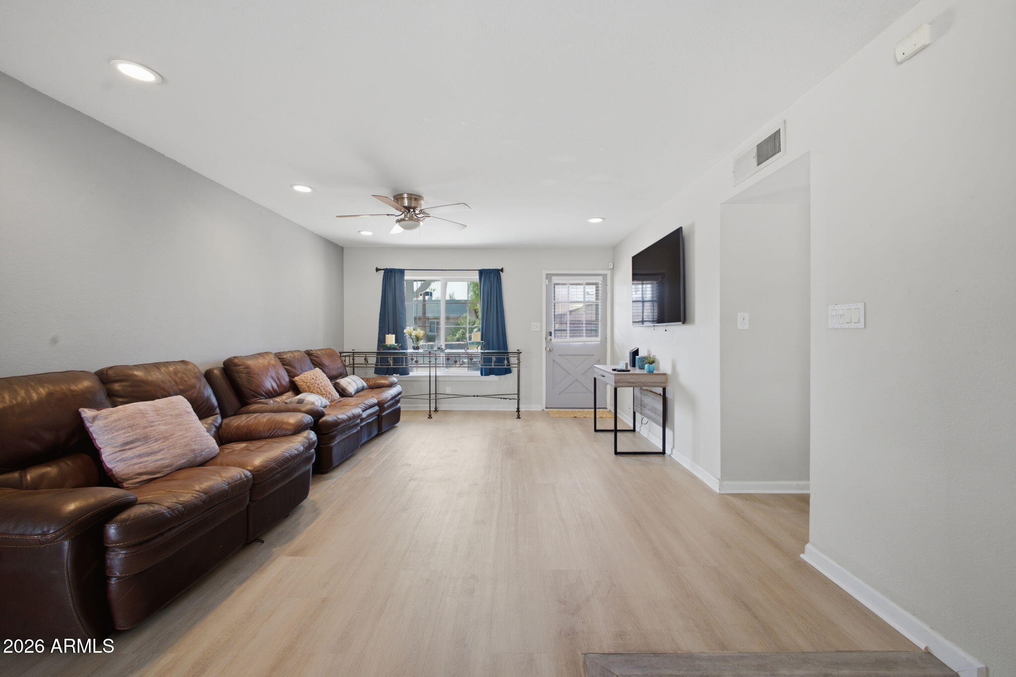 2329 E CONCORDA Drive
