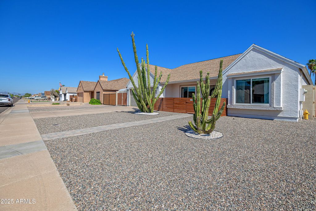 Photo of 6914 W Sunnyside Drive, Peoria, AZ 85345 (MLS # 6968732)