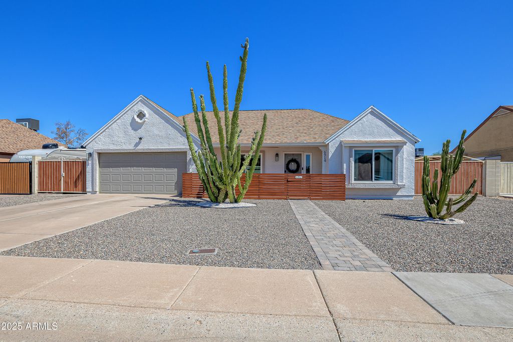 Photo of 6914 W Sunnyside Drive, Peoria, AZ 85345 (MLS # 6968732)