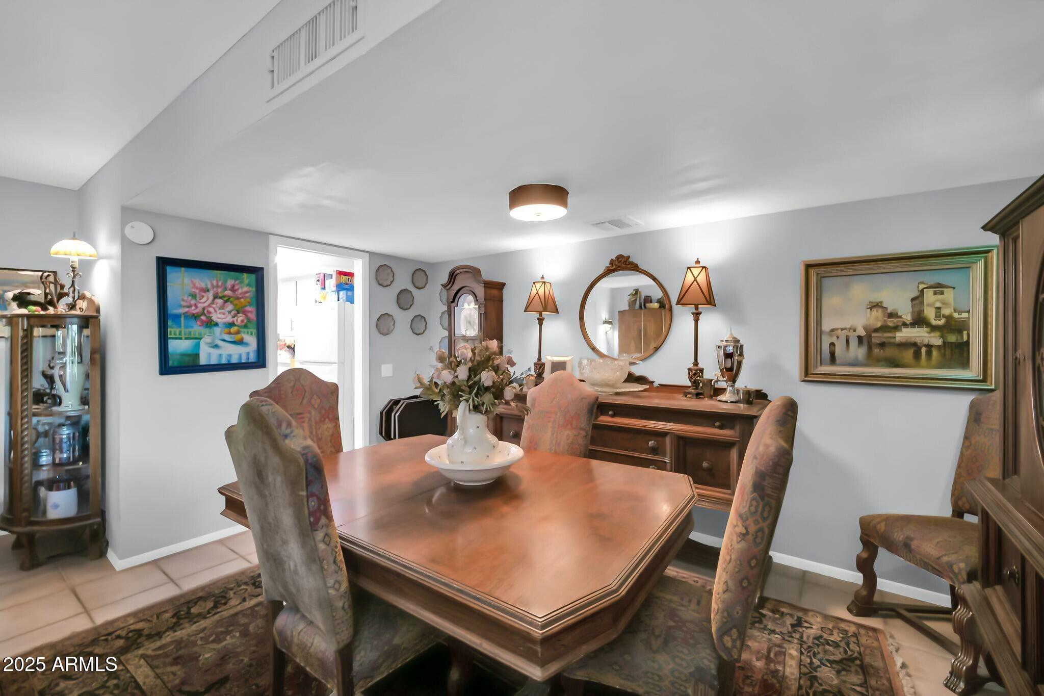 1924 W BELMONT Avenue