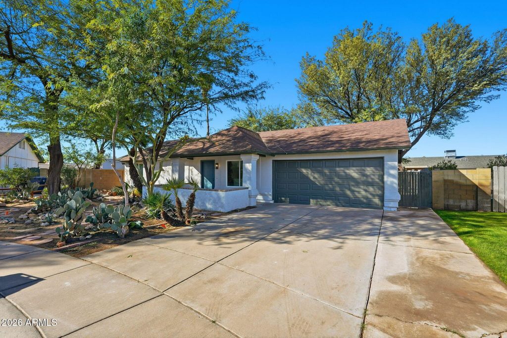 Photo of 624 N Dustin Lane, Chandler, AZ 85226 (MLS # 6977091)