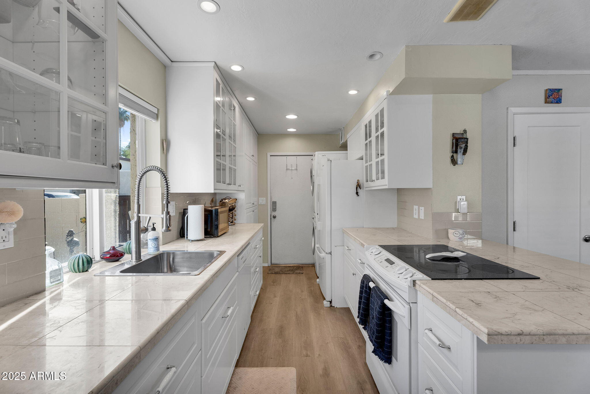 4801 E EUCLID Avenue 3