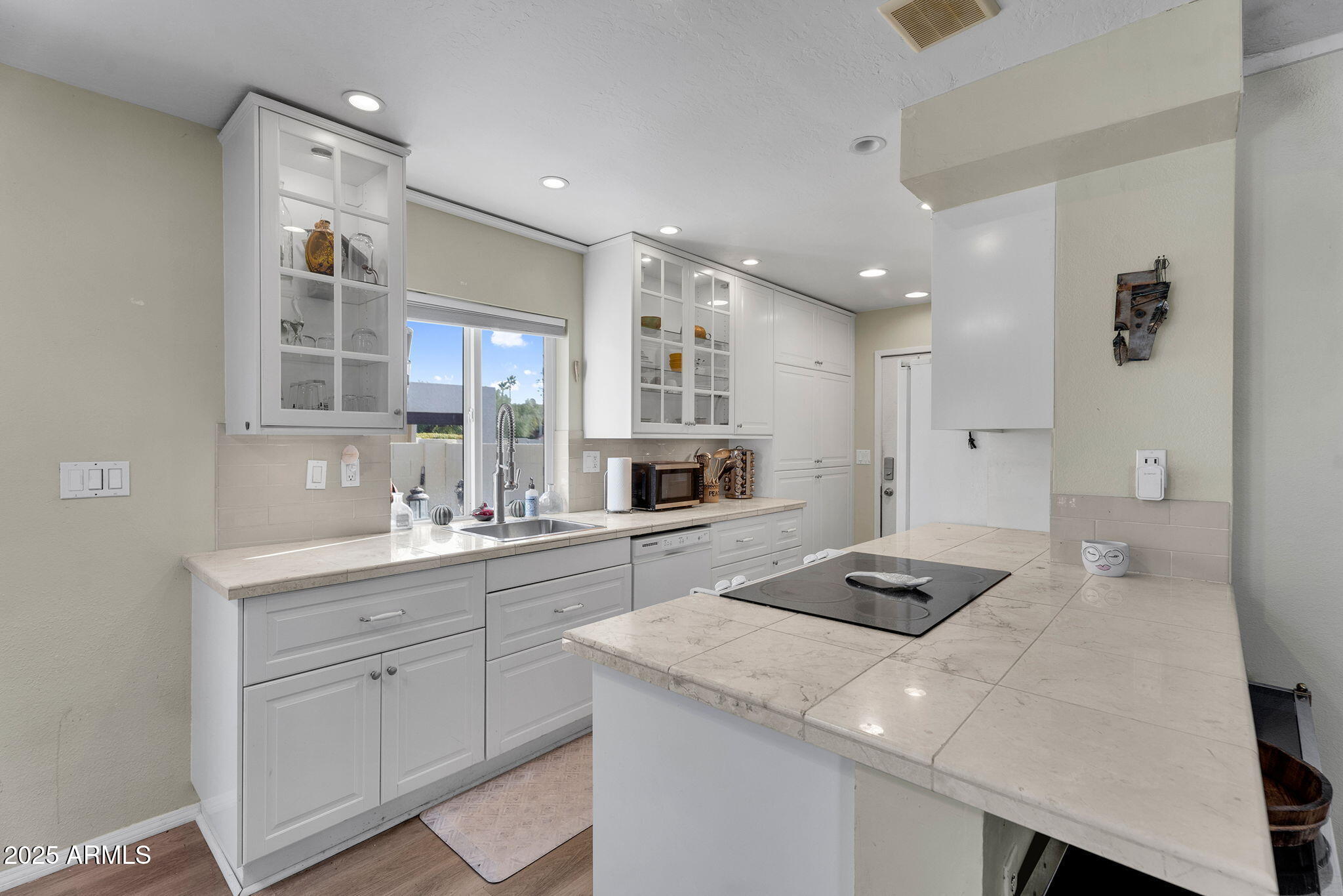 4801 E EUCLID Avenue 3