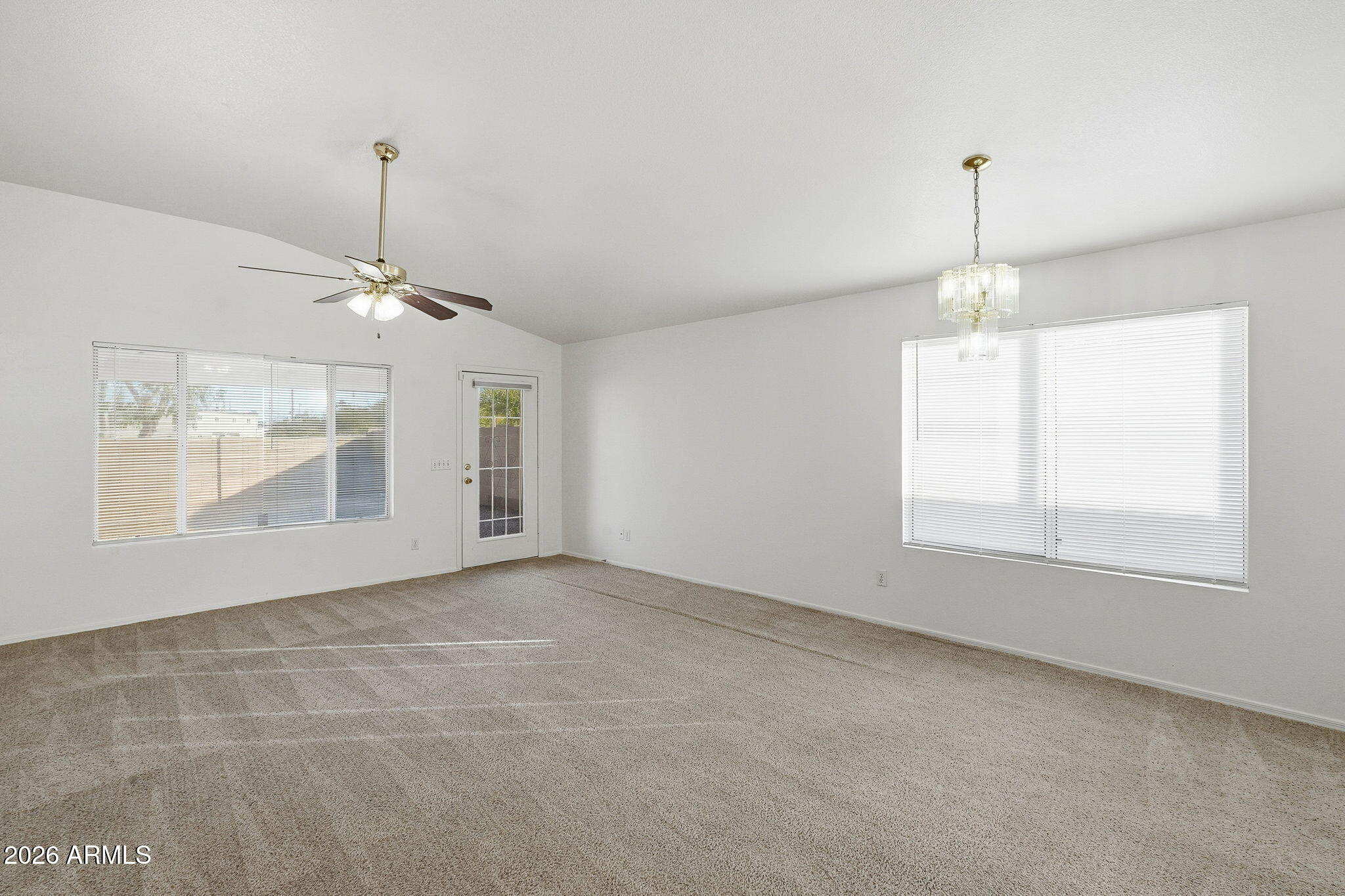 982 E CARLA VISTA Place