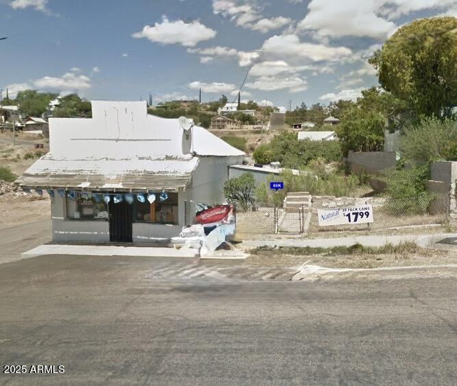 339 N DEVEREAUX Street