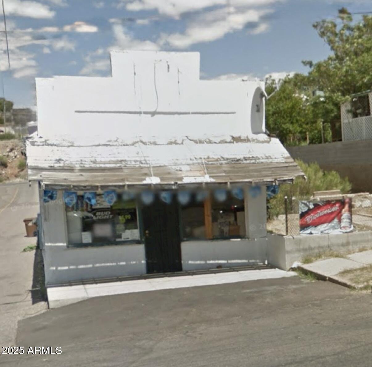 339 N DEVEREAUX Street