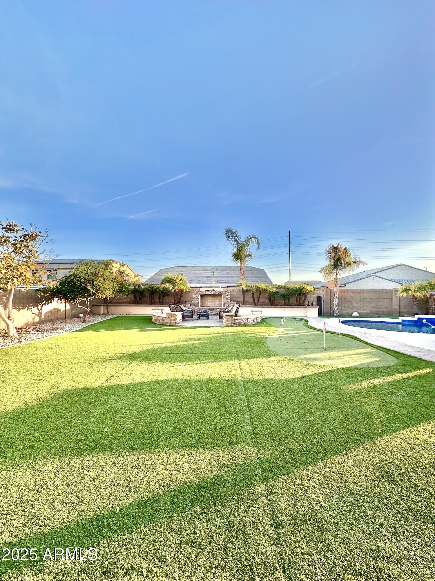 18243 W DEVONSHIRE Avenue