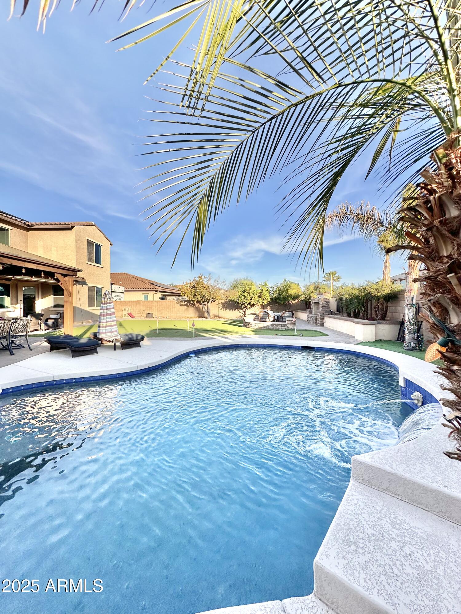 18243 W DEVONSHIRE Avenue