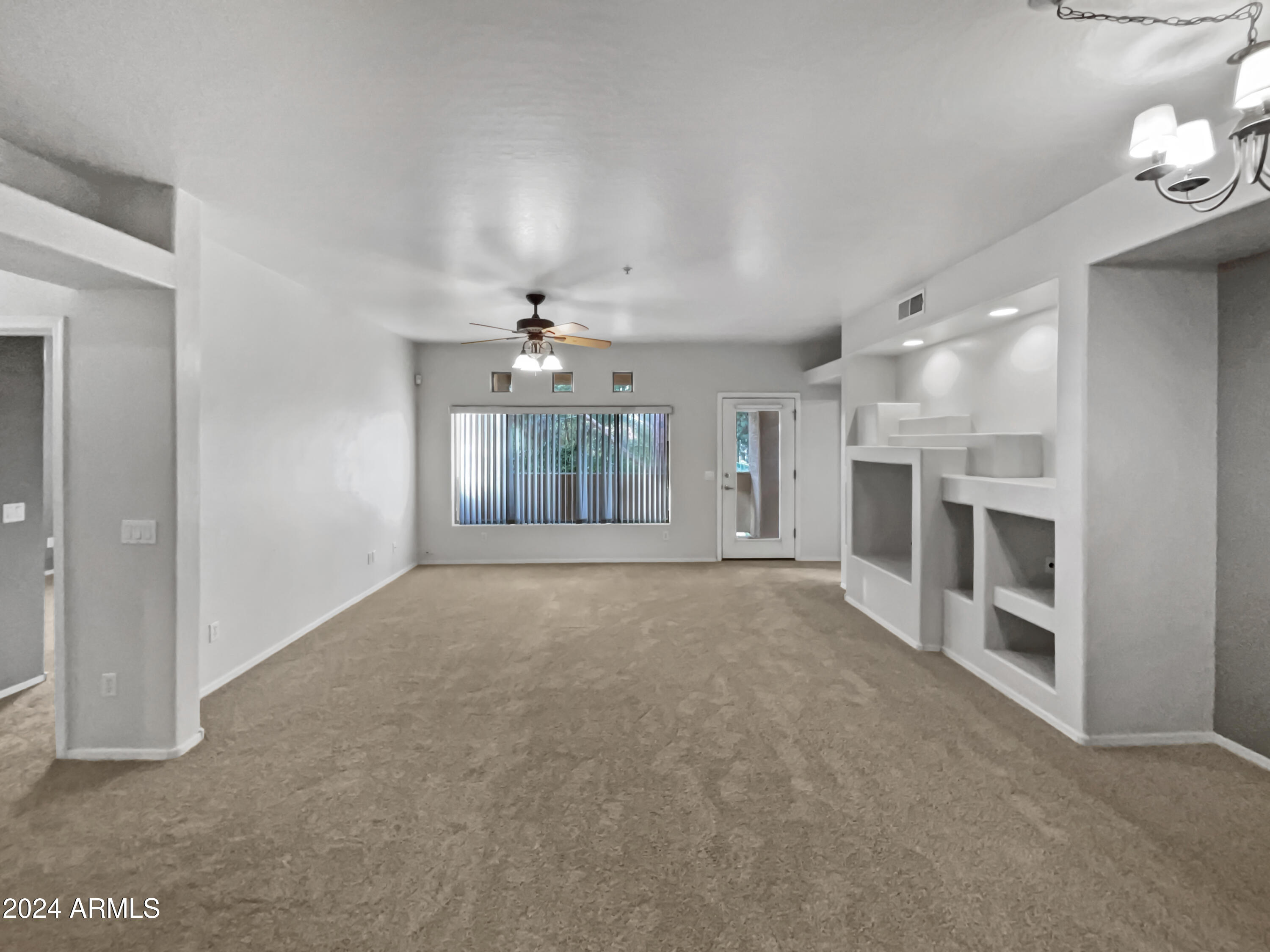 1351 N PLEASANT Drive 2079