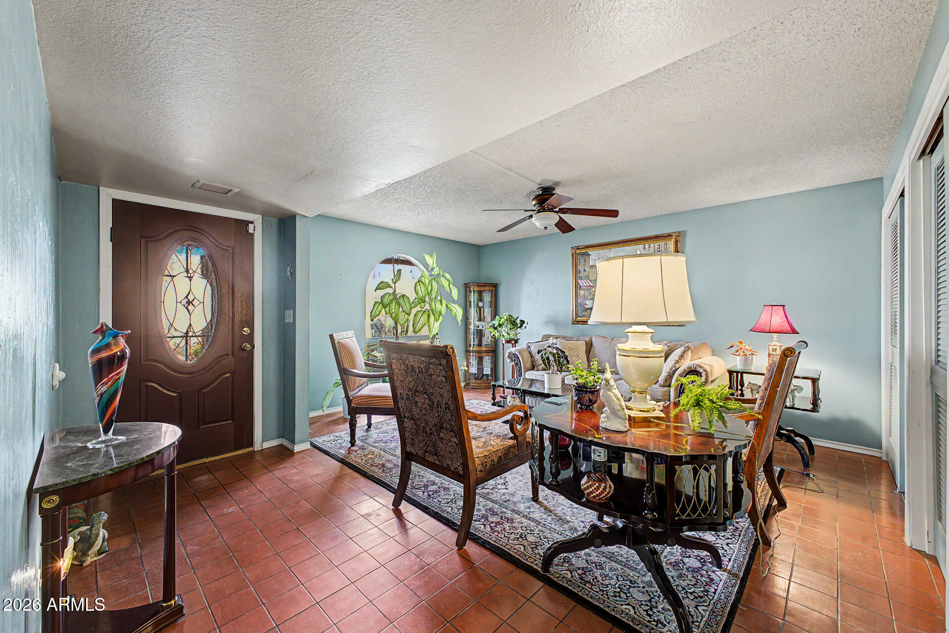 3212 W SAHUARO Drive